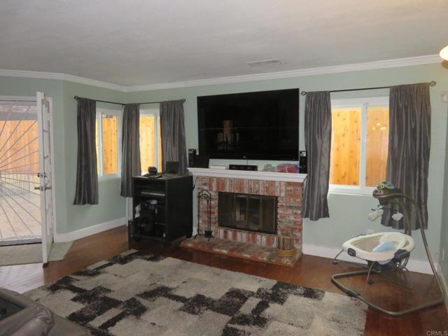 Detail Gallery Image 4 of 31 For 1913 Clearbrook Dr, Chula Vista,  CA 91913 - 4 Beds | 2/1 Baths