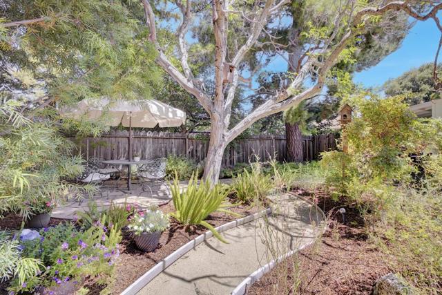 667 Cuesta Drive, Los Altos CA: https://media.crmls.org/mediaz/17931caa-d809-4e52-b2f7-87562563b88f.jpg