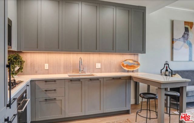 5768 W 3rd Street, Los Angeles CA: https://media.crmls.org/mediaz/17933c9c-4b13-4dd8-b7bf-f5042bdcc00e.jpg
