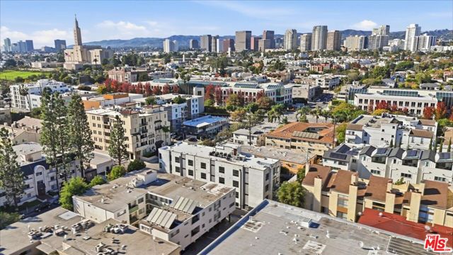 1820 Prosser Avenue, Los Angeles CA: https://media.crmls.org/mediaz/17942ca0-bfd5-4d6b-87e1-460d84ea8022.jpg