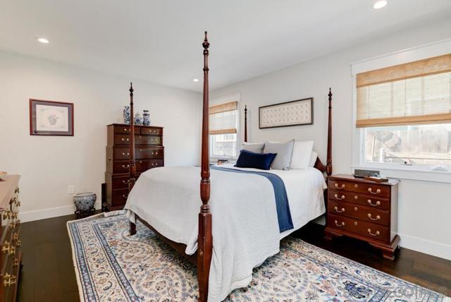 455 J Ave, Coronado CA: https://media.crmls.org/mediaz/17945092-2ba8-495e-9185-83ddfa6d57cd.jpg