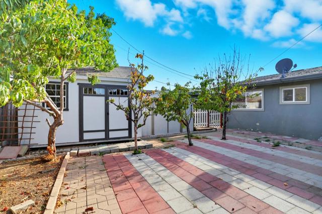 2181 Evelyn Avenue, San Jose CA: https://media.crmls.org/mediaz/179488cc-c291-4525-9643-29750e11b208.jpg