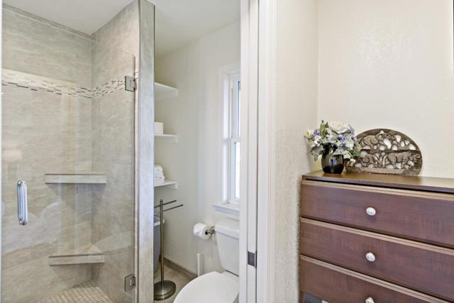 131 Los Vientos Way, San Carlos CA: https://media.crmls.org/mediaz/17953493-9900-444a-93c8-d126232afa30.jpg