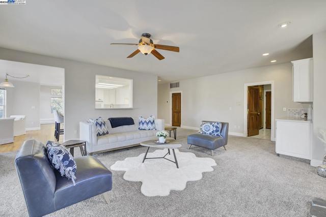 5771 Gateway Ct, Discovery Bay CA: https://media.crmls.org/mediaz/17960f85-cd60-4b46-a6ad-d14c633b81ef.jpg