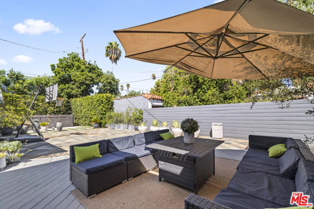 11023 Kling Street photo 20