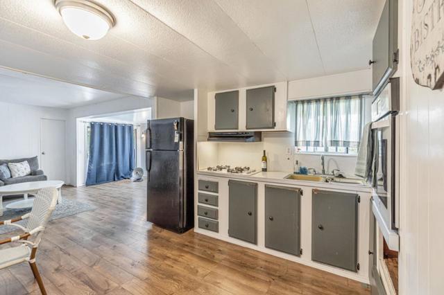 500 W 10 Street, Gilroy CA: https://media.crmls.org/mediaz/1797e21c-b062-4390-9883-a71874450461.jpg