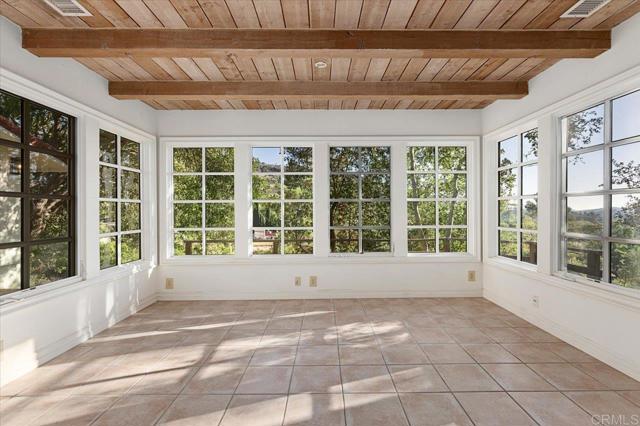 748 Old Oak Ridge, San Marcos CA: https://media.crmls.org/mediaz/17982e85-88e3-42e5-82f4-532df8febf1b.jpg