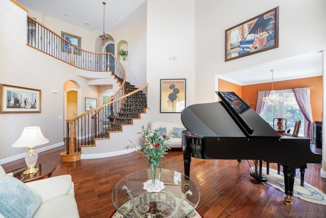 1330 Panorama Ridge Rd, Oceanside CA: https://media.crmls.org/mediaz/1798cd18-6b40-4158-ade4-68490e07408a.jpg
