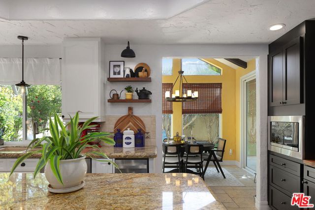 1786 Blossom Court, Thousand Oaks CA: https://media.crmls.org/mediaz/17993edb-3661-480c-a7ea-b5d300e35802.jpg