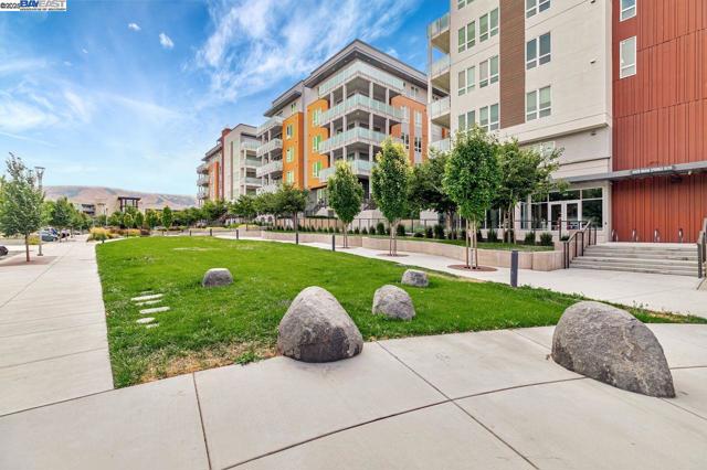 2359 Halogen Cmn, Fremont CA: https://media.crmls.org/mediaz/1799ec64-ba05-4440-8a91-f86526d0cca8.jpg