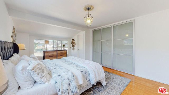 8212 Belford Avenue, Los Angeles CA: https://media.crmls.org/mediaz/179a2011-2385-44cf-a96a-85c87da46a9b.jpg