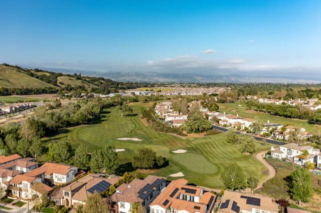 65056695 Eagle Ridge Court, Gilroy CA: https://media.crmls.org/mediaz/179a8726-a9bf-4f4d-b26a-a2563d37bf79.jpg