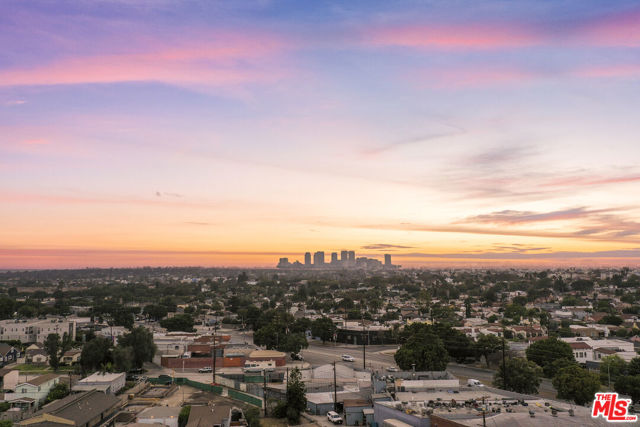 1741 S S Marvin Ave, Los Angeles CA: https://media.crmls.org/mediaz/179b40b3-784e-45b4-a755-e6801100b04f.jpg