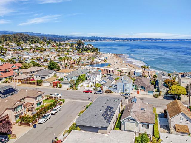 5080 Garnet Street, Capitola CA: https://media.crmls.org/mediaz/179be33e-1cc7-43fd-b7fc-b2cd8dd16d70.jpg
