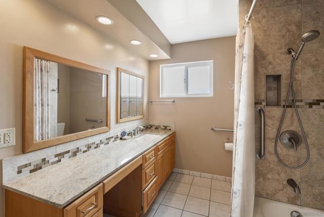 5750 Roanoke St, San Diego CA: https://media.crmls.org/mediaz/179c537f-9d61-4c30-8f88-97e5cf5381aa.jpg