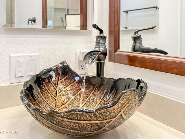 2829 Shoreview Circle, Westlake Village CA: https://media.crmls.org/mediaz/179ca0e2-ad7a-42e1-8882-18df4e69cae5.jpg