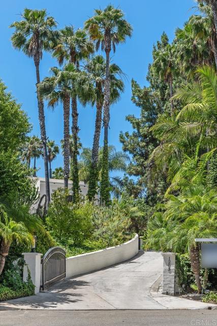 1203 Caminito Graciela, Encinitas CA: https://media.crmls.org/mediaz/179ca68e-ae35-4070-b685-70aec30d9e58.jpg