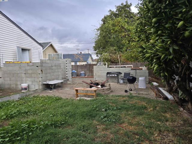 535 W Carlton Way, Tracy CA: https://media.crmls.org/mediaz/179ccf0a-b61e-48a2-96de-66bd85306e6e.jpg