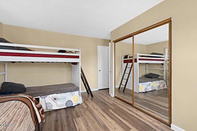 1127 Douglas Avenue, Oxnard CA: https://media.crmls.org/mediaz/179ce00b-9bd7-444c-8dd2-654fda772f55.jpg