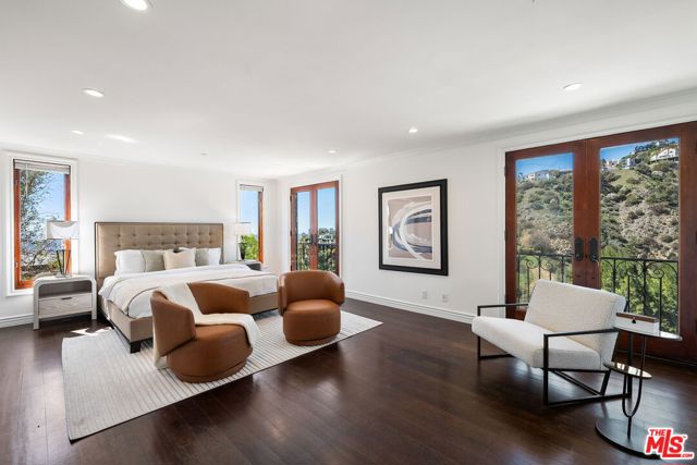 8027 Floral Avenue, Los Angeles CA: https://media.crmls.org/mediaz/179daba2-66a3-4325-b2a2-6c7291a93491.jpg