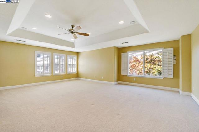 5391 Fernbank Dr, Concord CA: https://media.crmls.org/mediaz/179e8707-354c-4e88-aaa2-e8a480365786.jpg