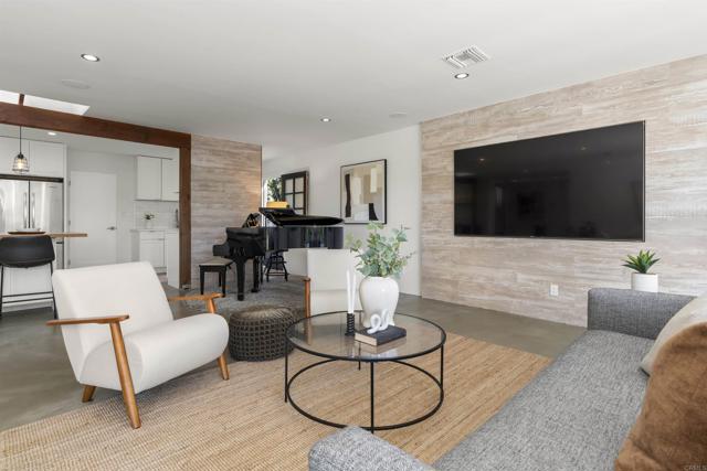 Detail Gallery Image 12 of 64 For 3235 Donna Dr, Carlsbad,  CA 92008 - 4 Beds | 2 Baths