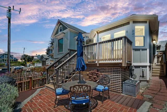 2727 E Cliff Drive, Santa Cruz CA: https://media.crmls.org/mediaz/179fd193-9878-4418-be87-18491c7f2353.jpg