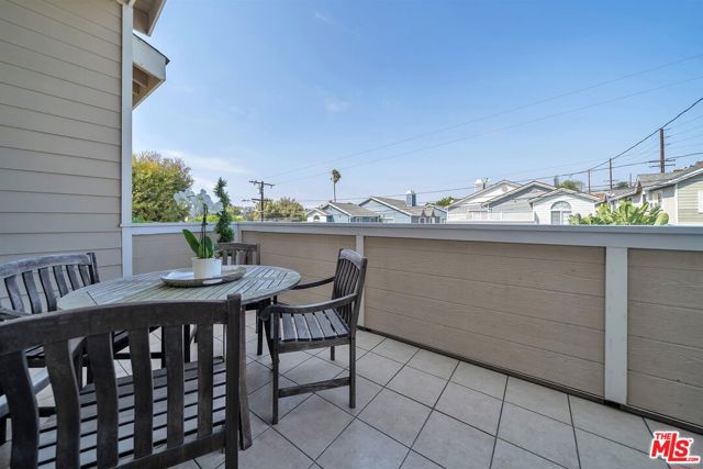 1834 Rockefeller Lane, Redondo Beach, California 90278, 3 Bedrooms Bedrooms, ,3 BathroomsBathrooms,Residential,Sold,Rockefeller,21788116