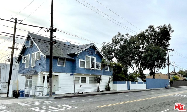 807 Pacific Avenue Venice, California Attention Developers/Builders/Investors - Incredible opportunity to build multi-family residences, small lot subdivision or value-add improvements on an oversized, flat lot of 8242 square feet in prime Venice. Unbeatable location on Park Avenue, a lush walk-street, just steps to the sand of Venice Beach and moments from Abbot Kinney, Main Street, Rose Ave and the Venice Canals. There are currently three buildings on the property which consists of a total of four units: two attached, two-bedroom, two and one-half bathroom townhome units and two detached, one-bedroom, one bathroom cottages, each with their own private entrances and front yards. There is onsite parking with eight tenant spaces and one guest parking space. The property is well-maintained and all units are tenant occupied. With a zoning of RD1.5, in the heart of Silicon Beach and close to Facebook, Google and Snapchat headquarters, this is a rare opportunity to develop an extraordinary luxury housing project. Do not miss this opportunity.