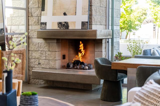 5259 Pacifica Dr, San Diego CA: https://media.crmls.org/mediaz/17a030b0-d48c-4179-86dd-40d38aad6f60.jpg