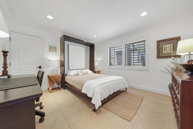 76570 Hollyhock Drive, Palm Desert CA: https://media.crmls.org/mediaz/17a07778-286b-4b54-b611-225f01fba7a7.jpg