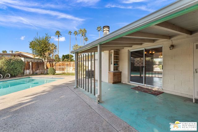 74127 Velardo Drive, Palm Desert CA: https://media.crmls.org/mediaz/17a082ff-c016-4132-99fc-e06f6d975297.jpg