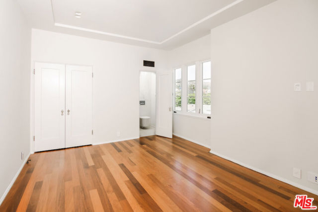 1302 Sweetzer Avenue, West Hollywood CA: https://media.crmls.org/mediaz/17a08d77-2e3a-4f8c-9b86-7ec2d2d5f8d6.jpg