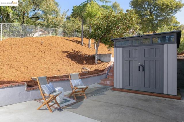 298 Elysian Fields DR, Oakland CA: https://media.crmls.org/mediaz/17a0a757-50f8-4b80-a4b1-ab55cf13f5b5.jpg