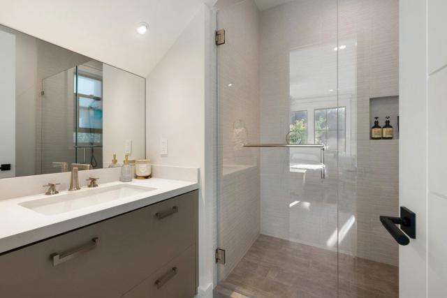 424 Occidental Avenue, San Mateo CA: https://media.crmls.org/mediaz/17a0d266-92d3-4038-a63f-02e55a41db18.jpg