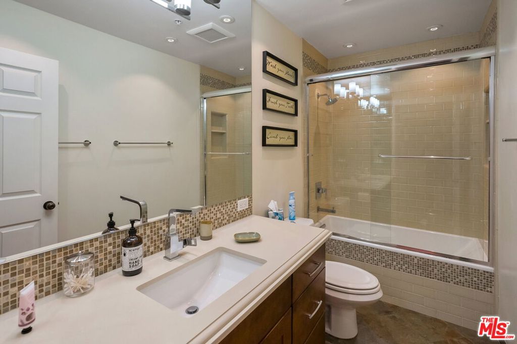 MLS #25616977 image #24