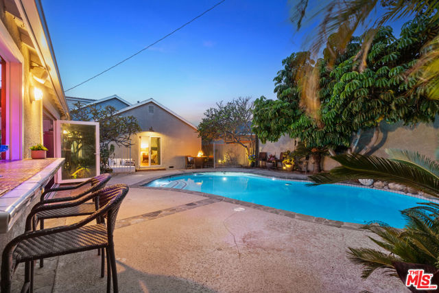 8044 Cowan Avenue, Los Angeles CA: https://media.crmls.org/mediaz/17a1a85e-5828-4436-bd0c-b62b81421636.jpg