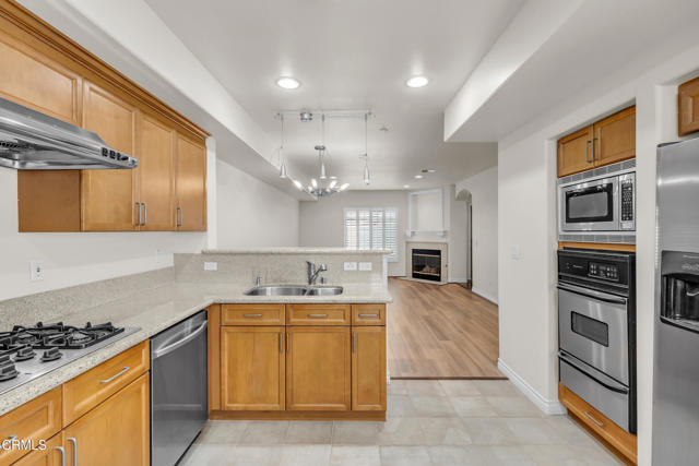 Detail Gallery Image 10 of 26 For 785 S Marengo Ave #3,  Pasadena,  CA 91106 - 2 Beds | 2/1 Baths