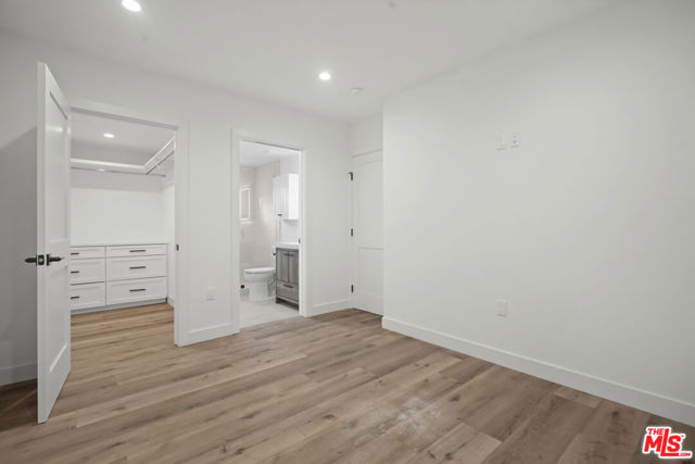 2808 S Cloverdale Avenue, Los Angeles CA: https://media.crmls.org/mediaz/17a21a56-b6ff-4435-932e-bd69e4b1a3a4.jpg
