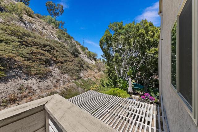 4366 Caminito Pintoresco, San Diego CA: https://media.crmls.org/mediaz/17a33d5e-cee3-4a65-b46e-6d9e5d45e04b.jpg