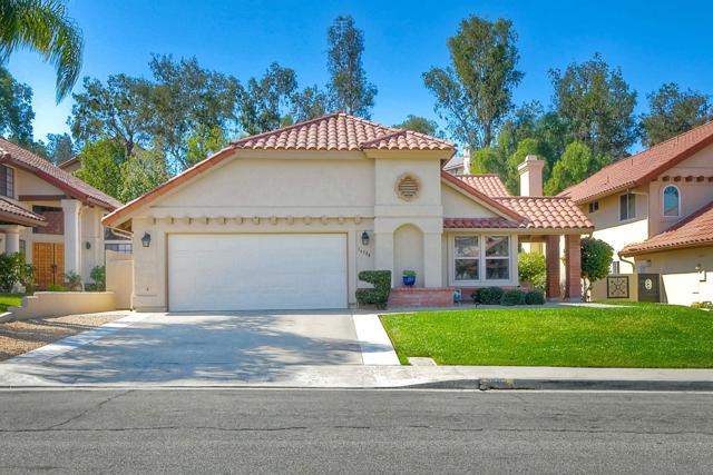 16504 Calle Pulido, San Diego CA: https://media.crmls.org/mediaz/17a38ab9-396c-458e-8836-677794fe3886.jpg