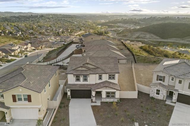 948 Visalia Pl, San Marcos CA: https://media.crmls.org/mediaz/17a3fffe-d435-49a8-8842-b5b24a7f0078.jpg