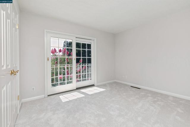 2646 Roundhill Dr, Alamo CA: https://media.crmls.org/mediaz/17a44fb2-be6e-4cd1-8c1e-1f6364589816.jpg