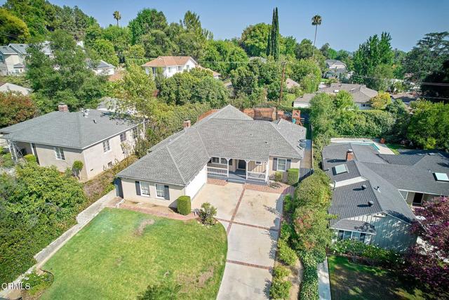 4916 Rupert Lane, La Canada Flintridge CA: https://media.crmls.org/mediaz/17a52b00-268e-4f19-bdcf-7af6deea279b.jpg