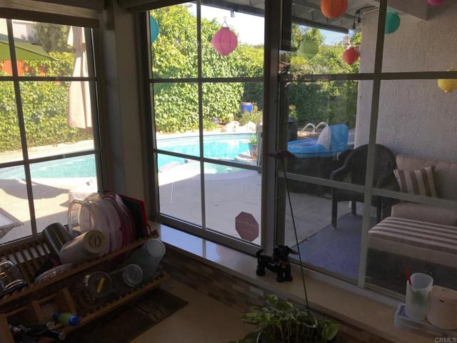Detail Gallery Image 12 of 56 For 6860 Whitaker Ave, Lake Balboa,  CA 91406 - 3 Beds | 2 Baths