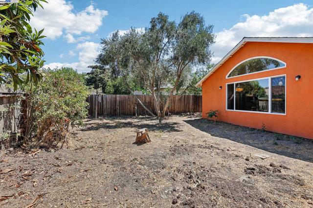 37709 Arlene Court, Fremont CA: https://media.crmls.org/mediaz/17a53b1d-07b5-4c7c-be63-0f707ba49724.jpg