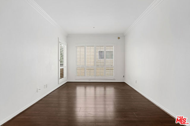5224 Zelzah Avenue, Encino CA: https://media.crmls.org/mediaz/17a54baa-6b6c-4895-ba8c-14e5cf6dcf06.jpg