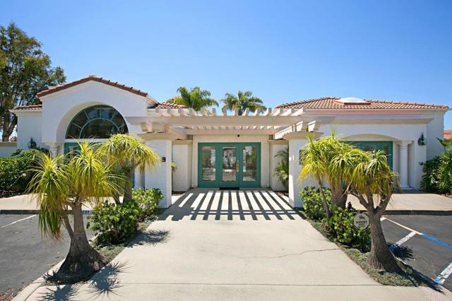 3325 Genoa Way, Oceanside CA: https://media.crmls.org/mediaz/17a5c1c5-8fc5-4df7-932a-e98a281463d0.jpg