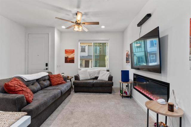 Image 4 of 31 For 39381 Corvina Lane