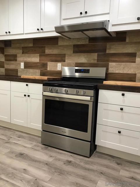 4727 Choctaw Dr., San Diego CA: https://media.crmls.org/mediaz/17a7eb52-f50c-4a0c-b32f-55963a09e10f.jpg